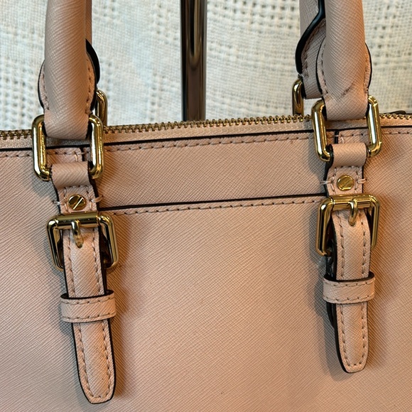 Auth Micheal Kors medium Shoulder Bag with removable and adjustable straps - Picture 3 of 11